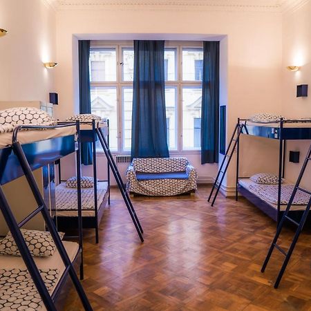 Cosmopole Hostel Praga Esterno foto