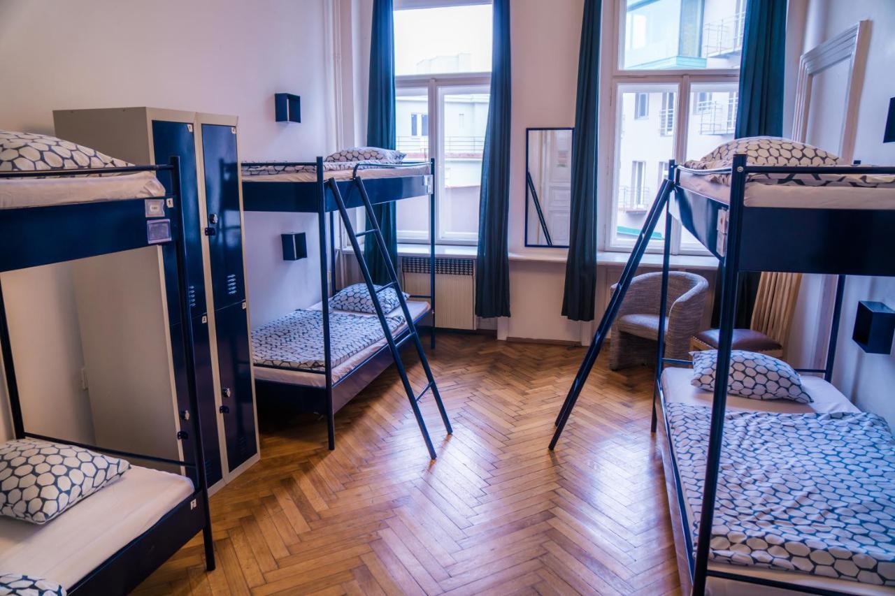 Cosmopole Hostel Praga Esterno foto