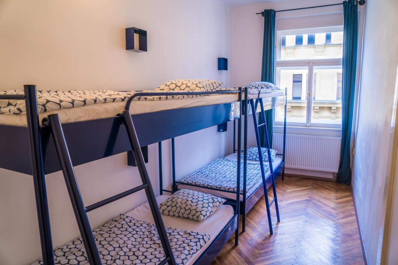 Cosmopole Hostel Praga Esterno foto